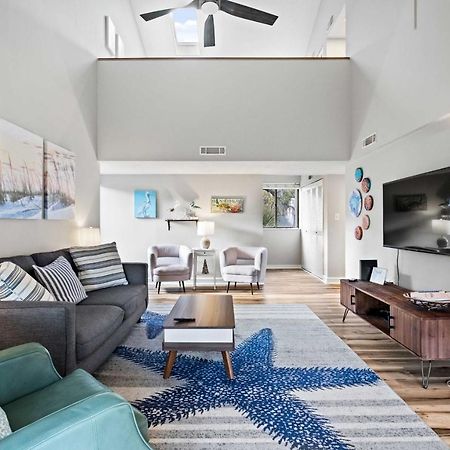 Coastal Oasis With Pool - Walk To Coligny Beach Park Хилтън Хед Айлънд Екстериор снимка