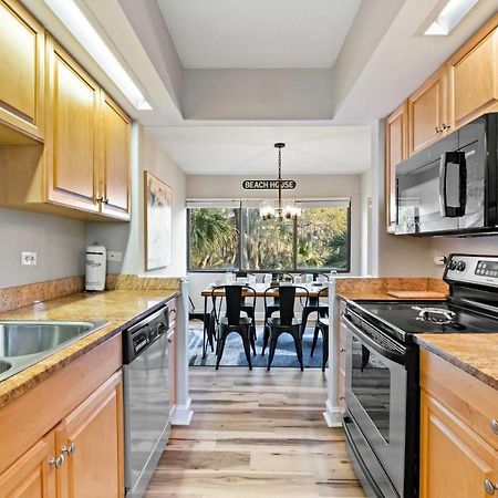 Coastal Oasis With Pool - Walk To Coligny Beach Park Хилтън Хед Айлънд Екстериор снимка